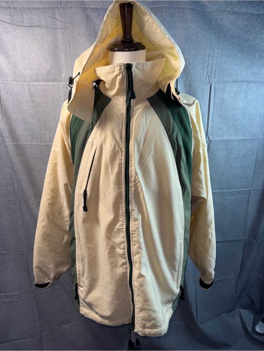 33A-Inversion Hooded Cream and Green Men's Puffer Jacket